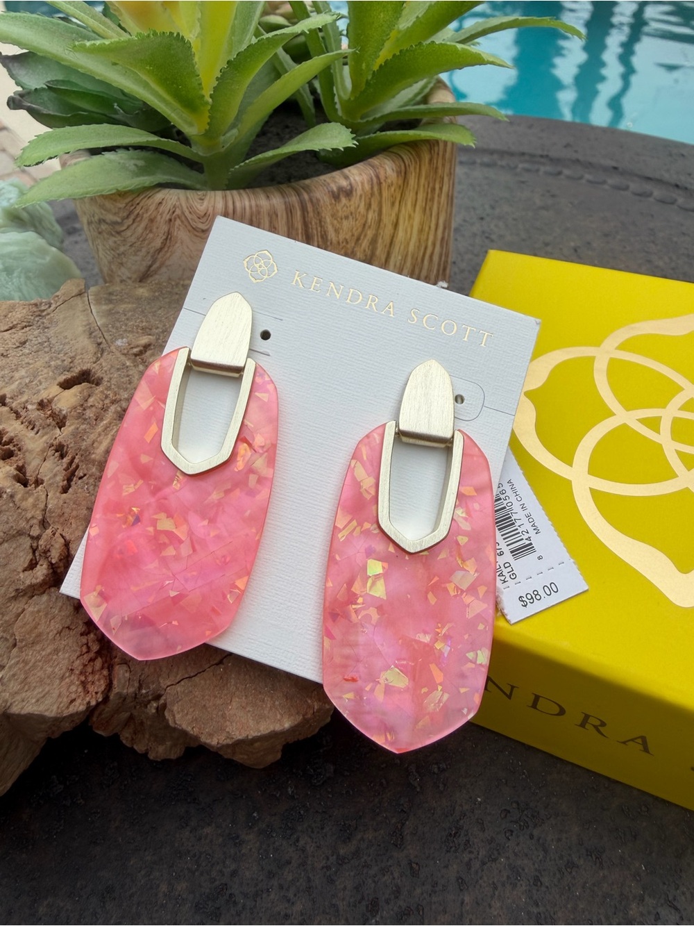 NWT KENDRA SCOTT Earrings - Beautiful Designer - Classic - Boho Earrings